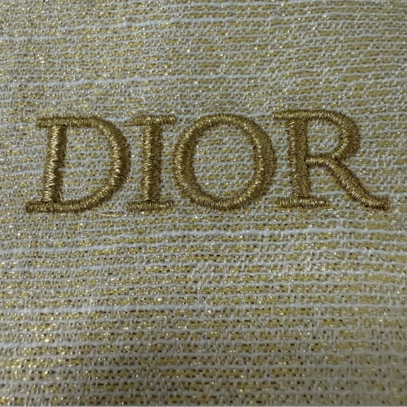 Dior Gold Cosmetic Pouch. - Picture 6 of 7